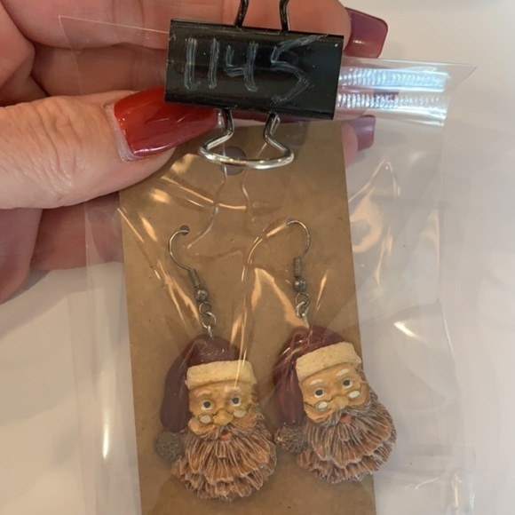 💐5/25 vintage retro Santa hat with glasses resin dangle earrings - Picture 6 of 6